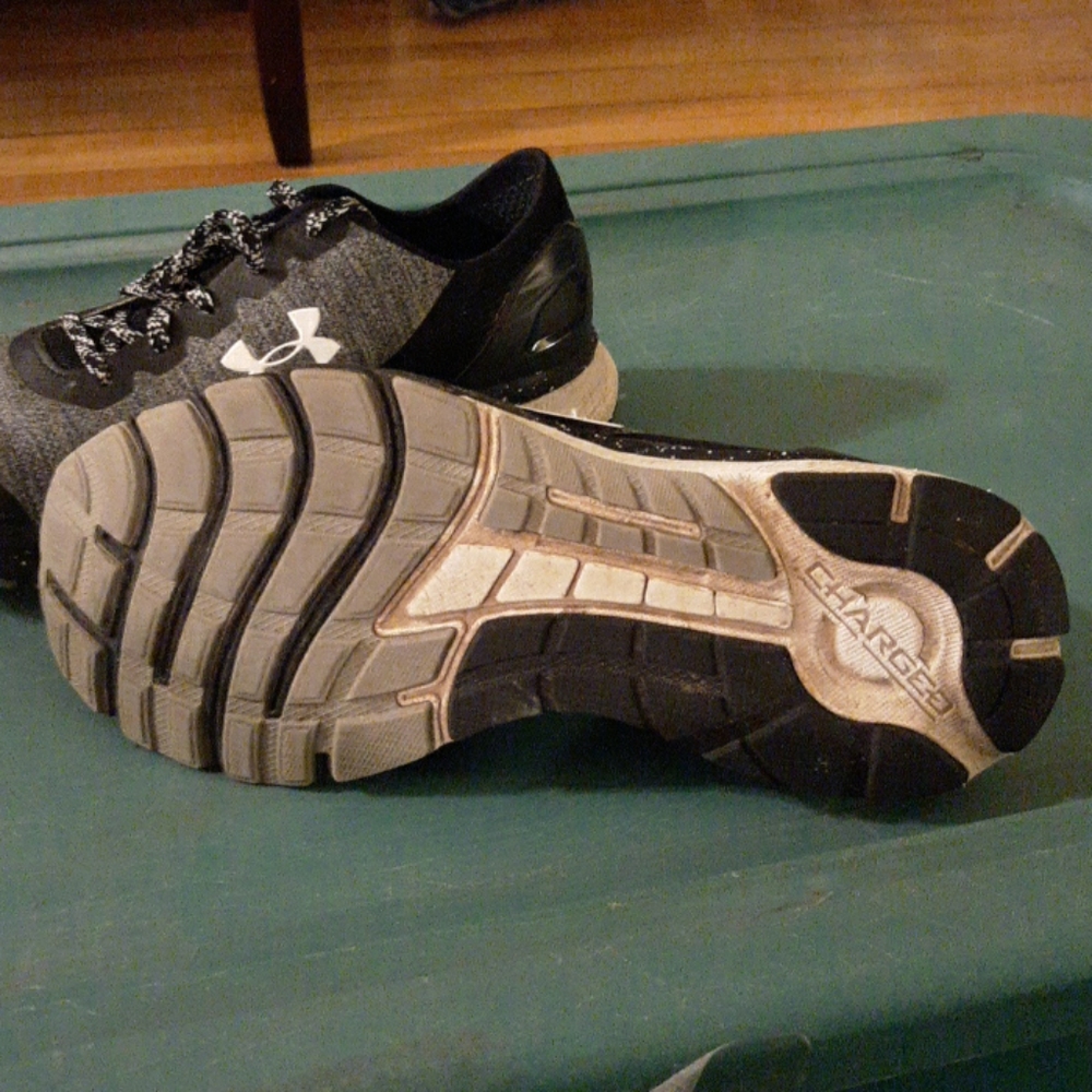 Size 9 charged - Picture 2 of 2